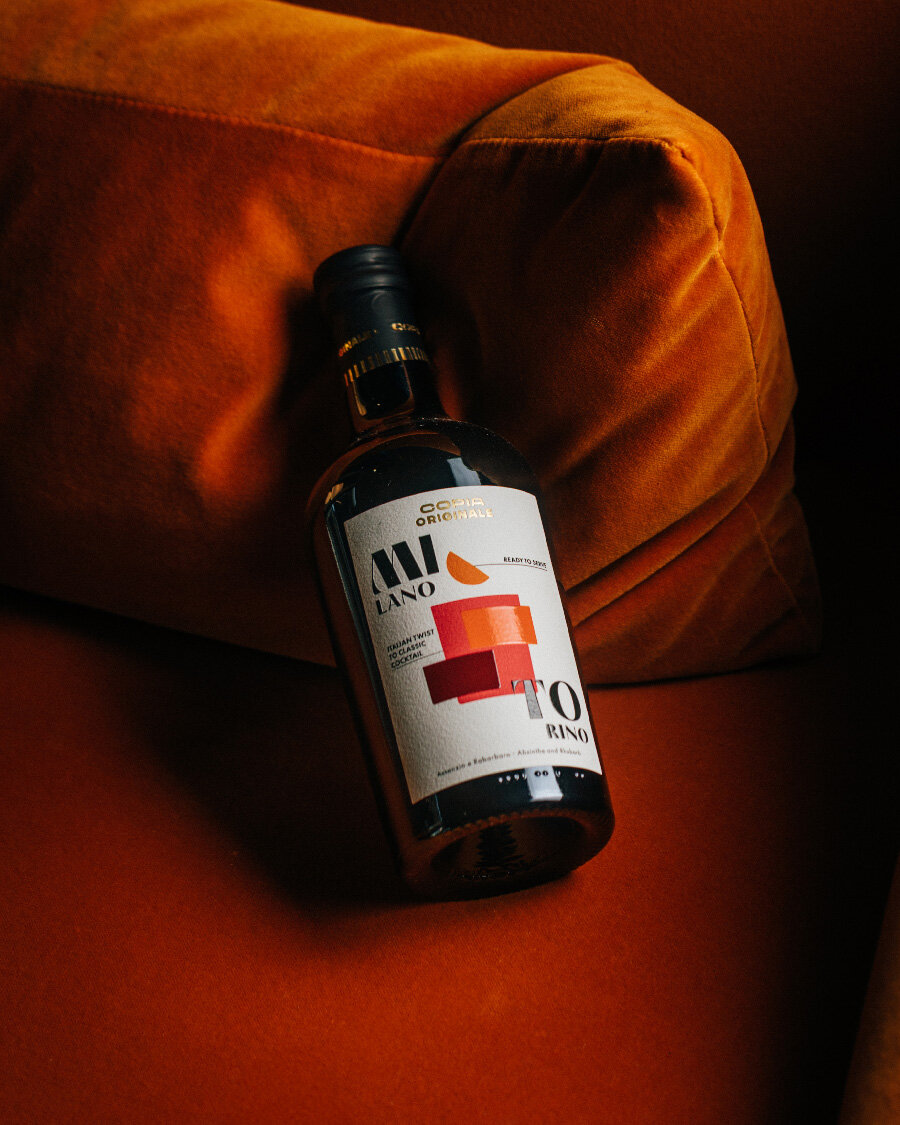 Branding e packaging design per la linea di cocktail in bottiglia Copia Originale.