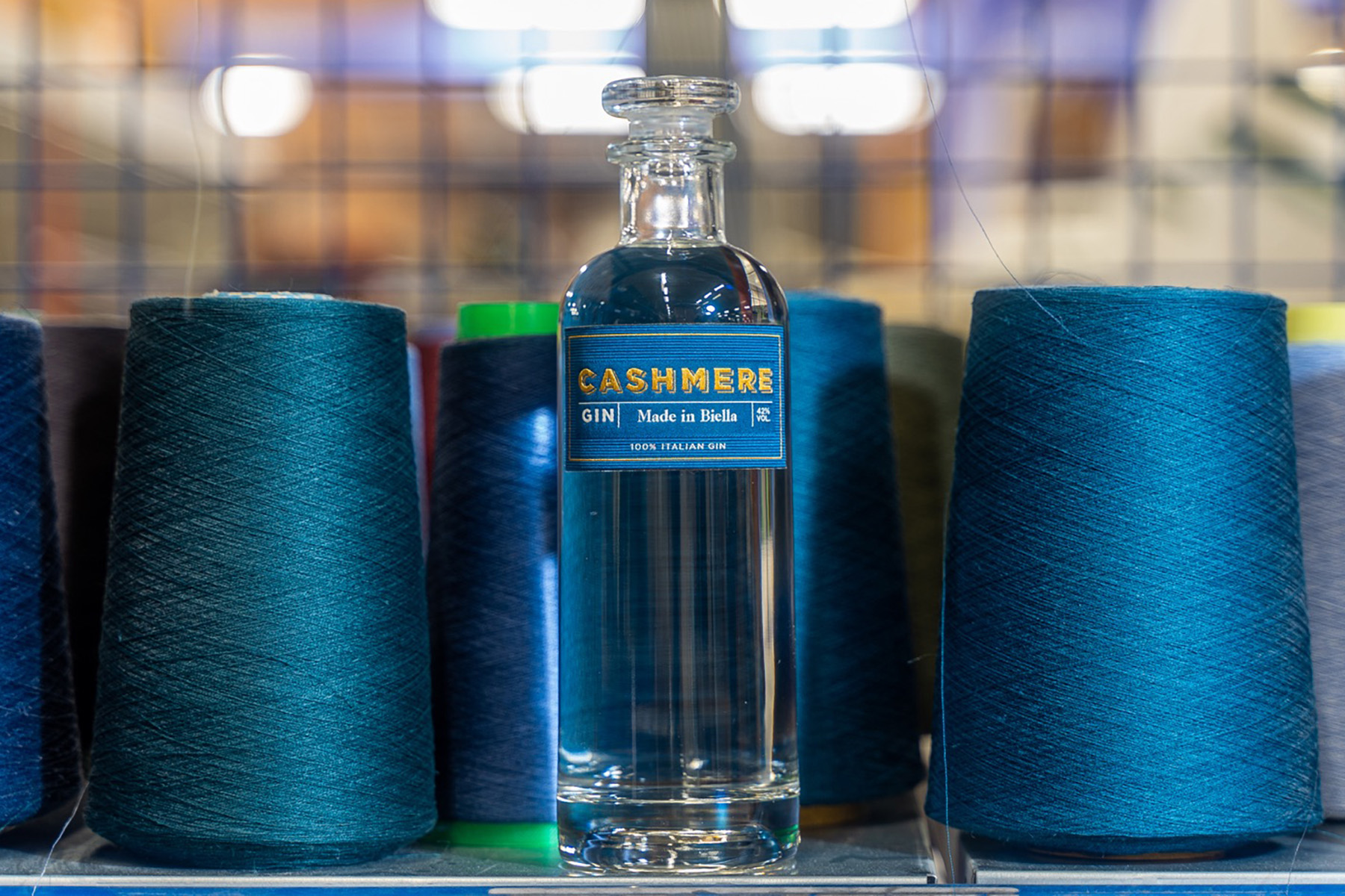 Design etichetta per gin Cashmere con etichetta tessuta
