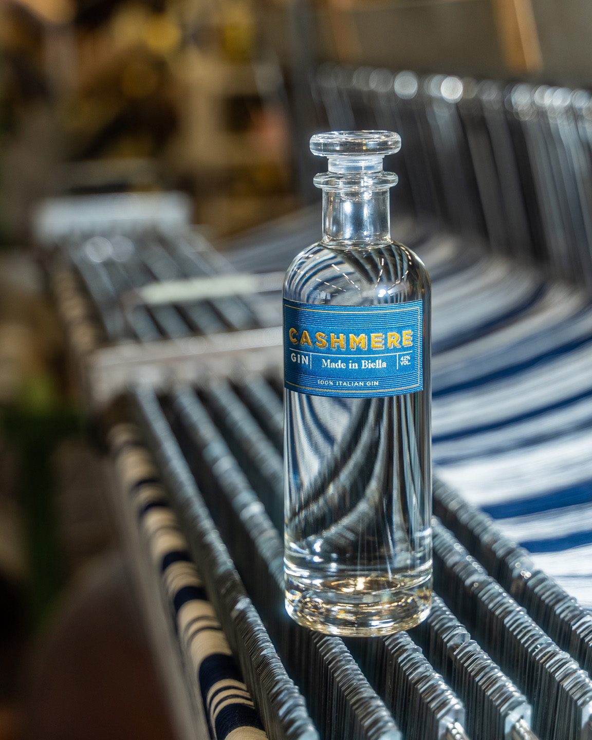 Design etichetta per gin Cashmere con etichetta tessuta
