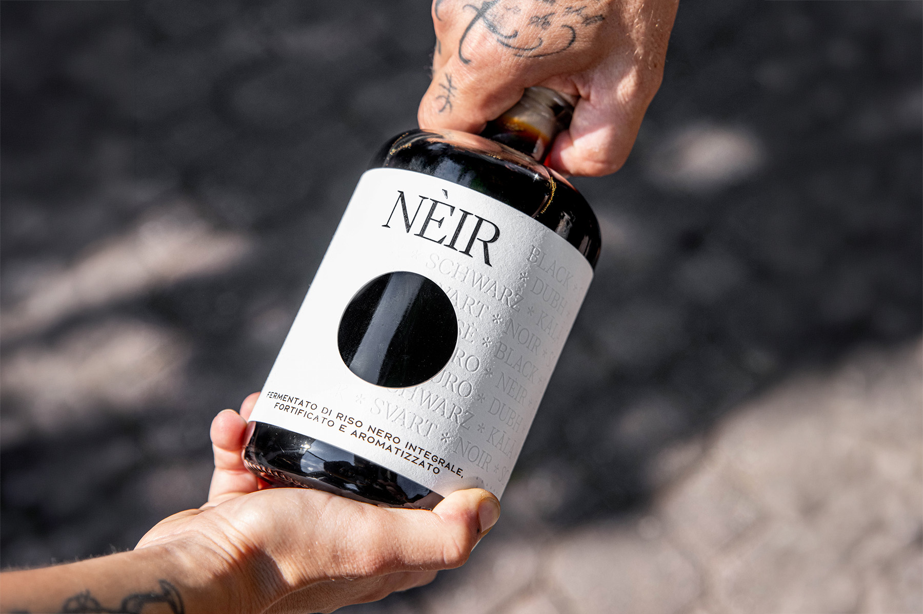 Design etichetta per Spirits Infermento Neir con etichetta embossing
